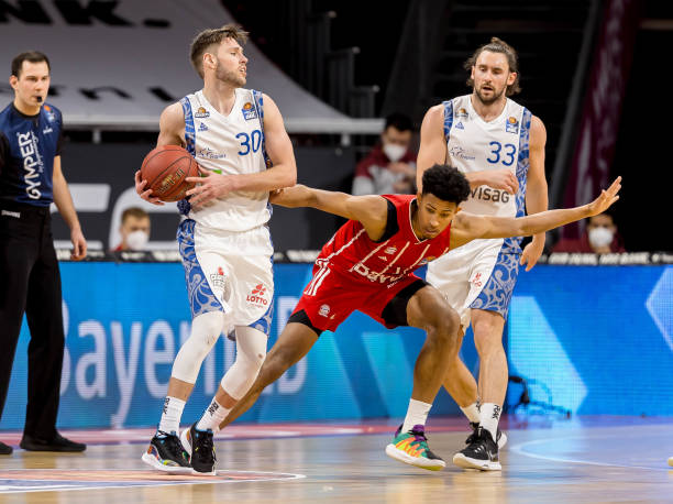 比赛的接发 比赛的接发